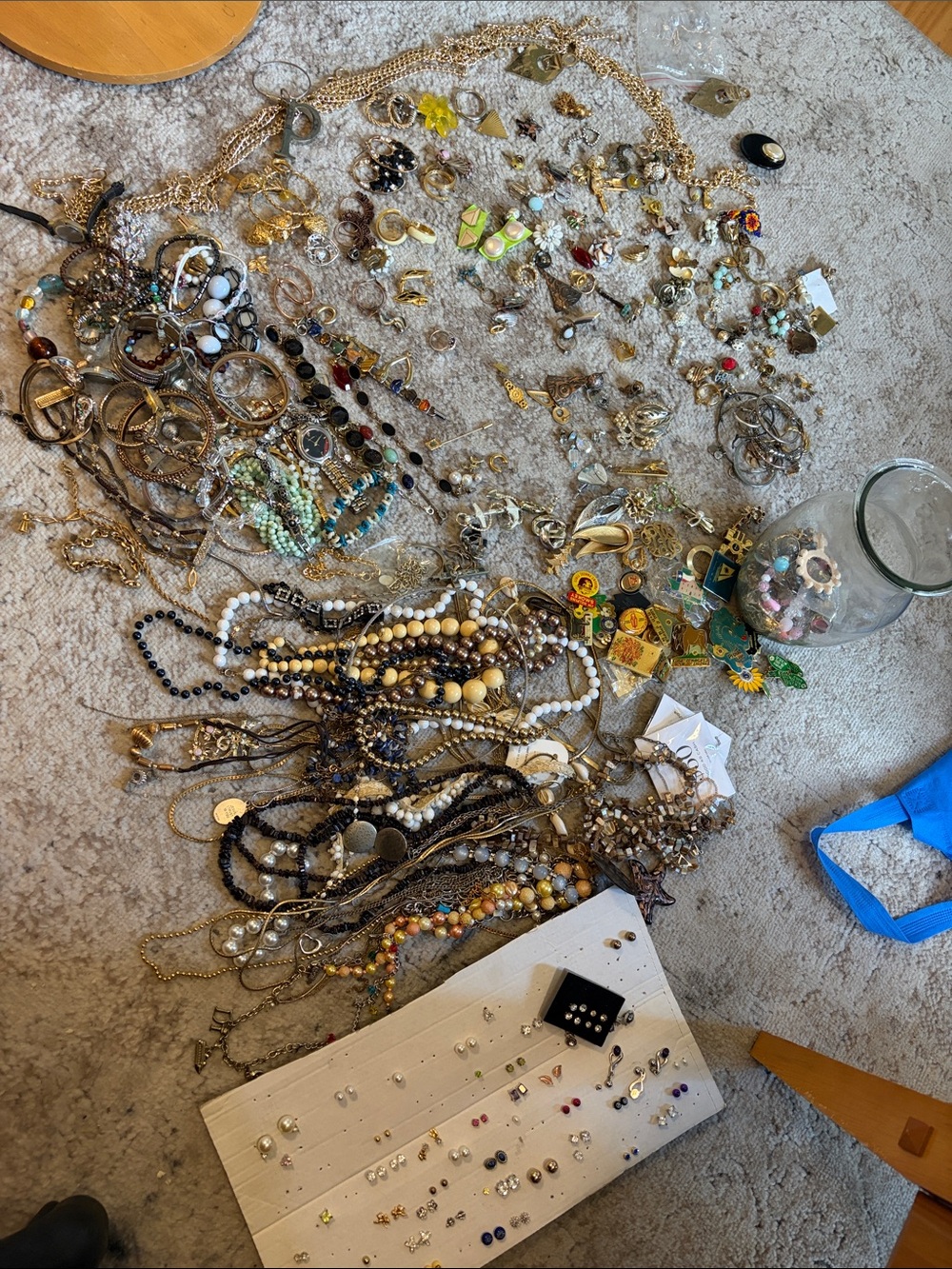 9 pounds  Women’s Jewelry lot costume crafts